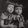 Sonja Cowan’s life story, particularly her escape from Nazi Germany in 1939, lies at the heart of Benjamin Preiss’ family collective identity.