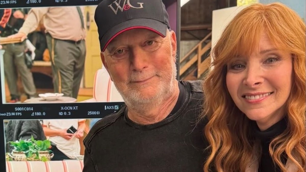 A-listers pay tribute following death of TV legend James Burrows