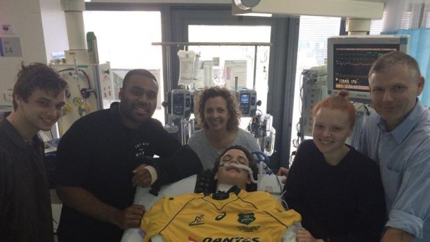 Queensland Reds and Wallabies player Samu Kerevi visited 16-year-old Conor Tweedy in hospital and gave him a signed Wallabies jersey.