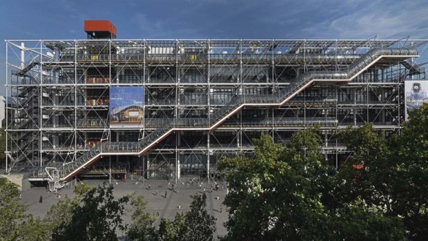 Bringing the inside out: Is the Pompidou Centre honest?