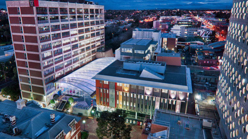 swinburne university malaysia