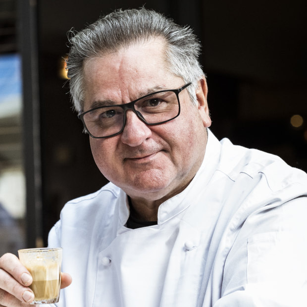 Guy Grossi has issued an apology in response to a claim he groped a female journalist at a restaurant industry event.