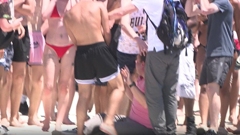 Search for attackers who broke tourist’s arm at St Kilda Pier