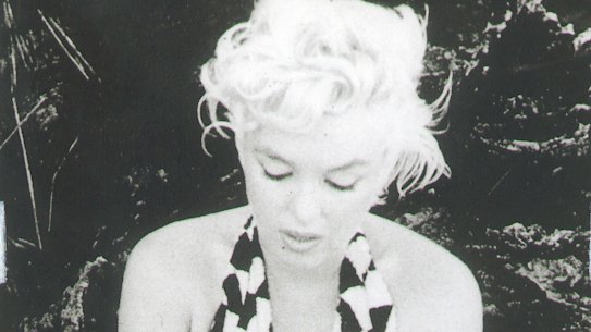 Marilyn Monroe dips into James Joyce’s Ulysses in a series of famous pics by Eve Arnold.