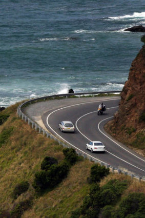 The road to Apollo Bay.