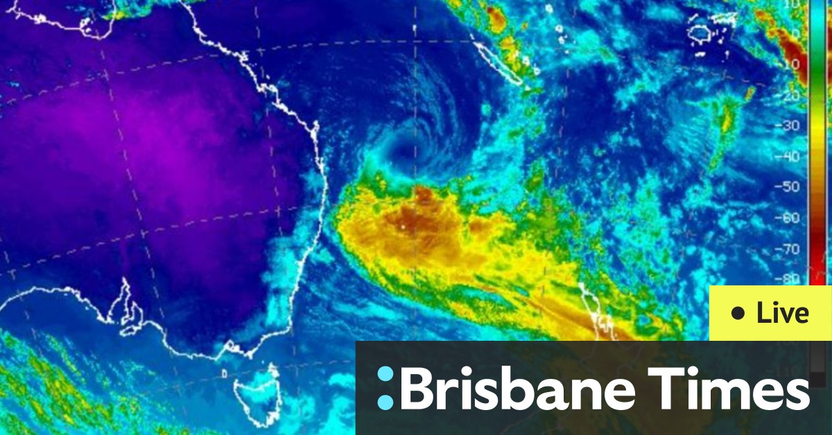 Category 2 storm tracking towards south-east Queensland, northern NSW; sandbags issued for Brisbane residents; BoM warning issued