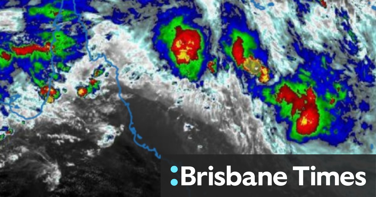 Cyclone set to hit Qld harder and cause flooding for a week