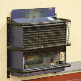 Thousands of unflued heaters remain in schools after a decision to remove them was reversed.