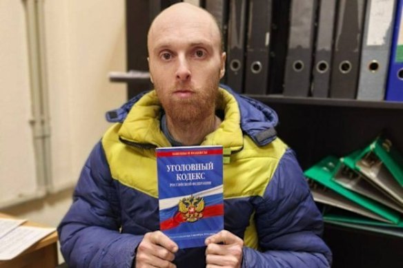 A new photograph of Melbourne man Oscar Jenkins has been released by the Luhansk People’s Republic Prosecutor’s Office. 