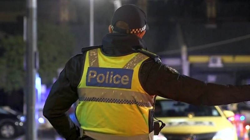 Police hunt gunman after man shot dead in Thomastown
