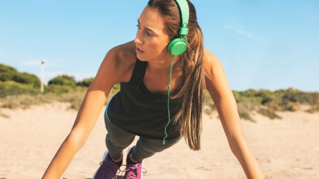 Many studies have shown links between exercise and mood, the latest has found a promising link between working out, and symptoms of depression in women.
