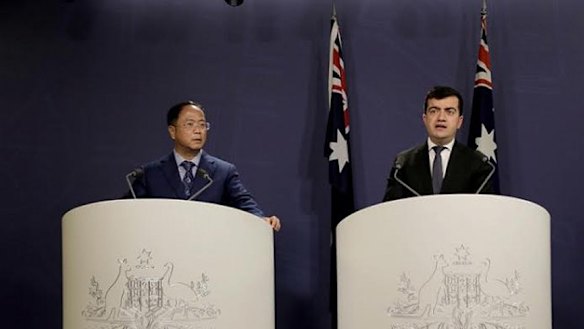 Huang Xiangmo and Sam Dastyari at a Chinese media press conference that would cost him his political career.
