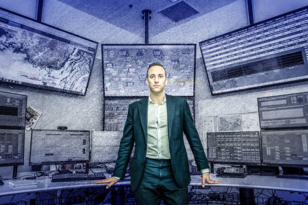 Simon Sarafian, AGL’s general manager of trading, in the company’s dispatch room. 