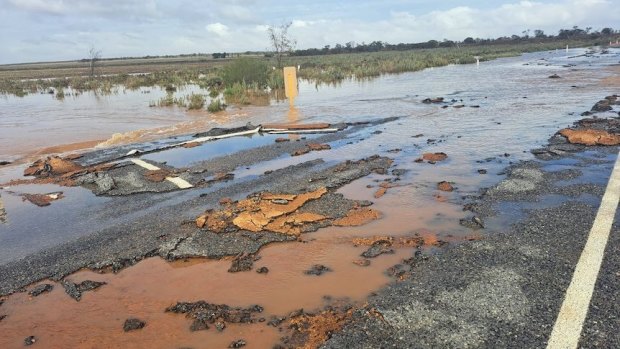 Flood alert for some WA regions as nation shivers