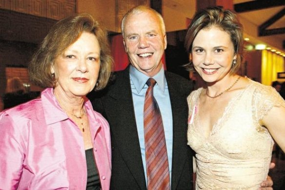 Janelle Kidman com o marido Tony e a filha Antonia.