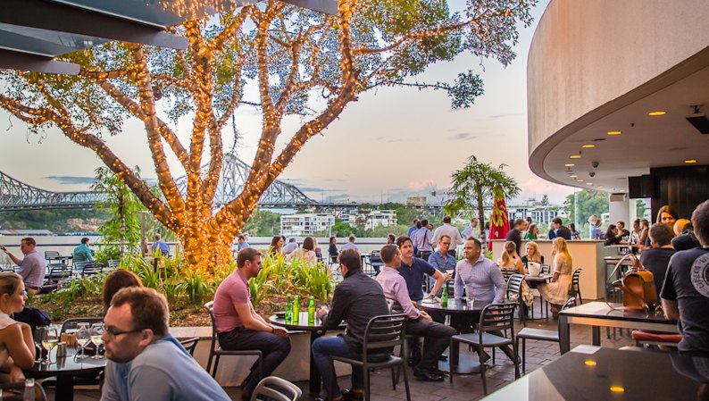 Brisbane nightclub Fridays Riverside to close doors after 40 years