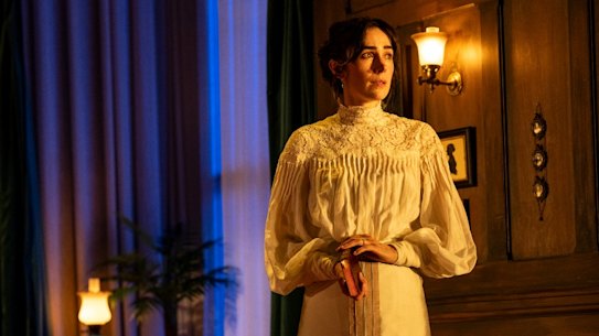 Geraldine Hakewill in Queensland Theatre’s Gaslight.