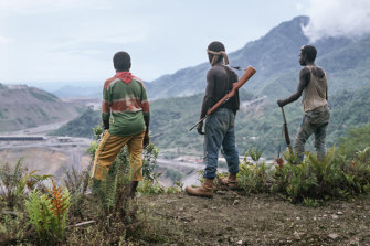 Bougainville Revolutionary Army guerillas above the Panguna copper-gold mine in 1994.