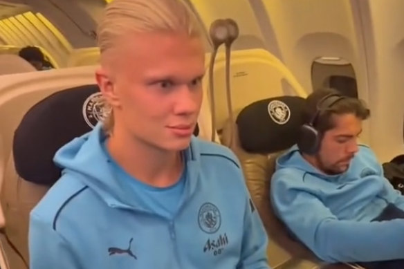 Even celebrities are getting in on the act. Manchester City star Erling Haaland recently posted a video of himself “raw dogging” a seven-hour flight.