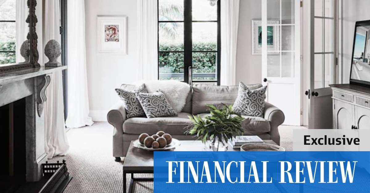 Luxury property: Macquarie's James Hooke buy $14.5m Vaucluse home, while Carla Zampatti CEO Alex Schuman buys Omnia penthouse for $12.5m - Vimarsana News