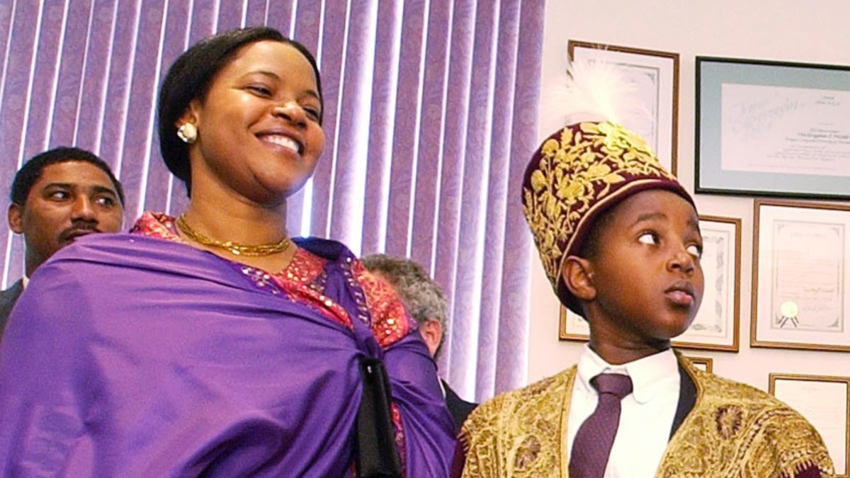 King Oyo death: Body of world’s youngest reigning monarch arrives in Uganda after his death from cancer aged 34