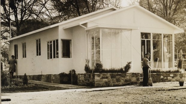 Beaufort Home prototype at Treasury Gardens, 1946, designed by Arthur Baldwinson.