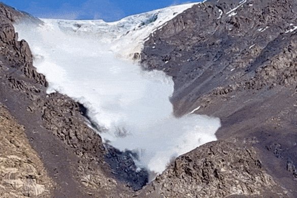 British tourist Harry Shimmin took this video of an ice avalanche caused by a glacial collapse, while he was walking in the Tian Shan mountains in Kyrgyzstan.