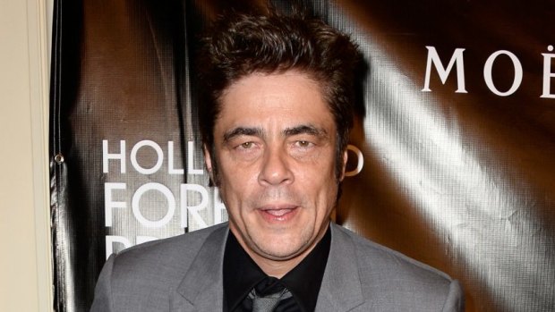 Benicio del Toro delivered one of the stranger moments in the awards.