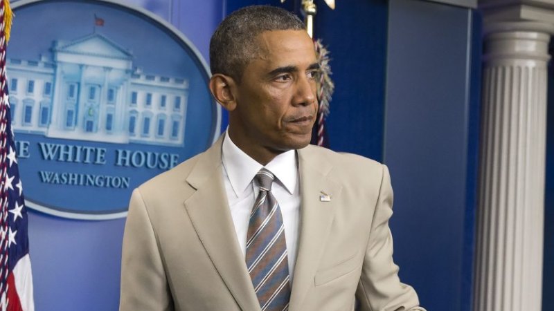 Barack Obama Was Blasted For Wearing A Tan Suit Now It S Used To Contrast Him With Donald Trump