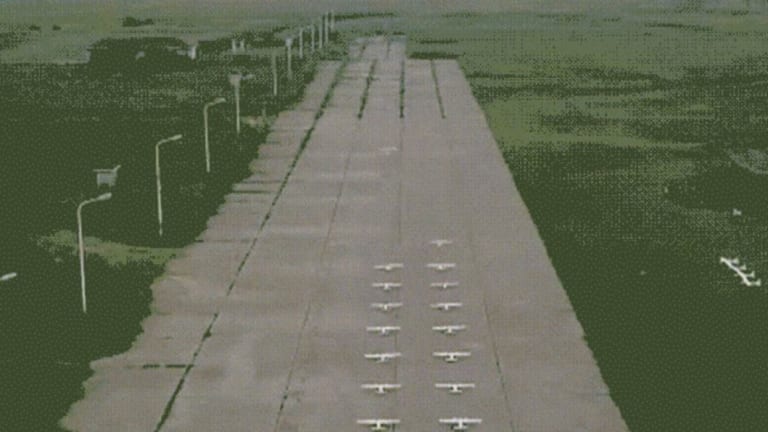 A drone swarm test via an NUDT WeChat post.