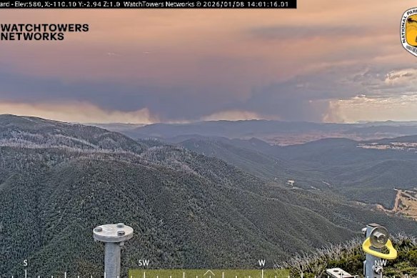 A large bushfire burned near the Victorian border on Thursday afternoon, with smoke drifting towards Jindabyne and Cooma.