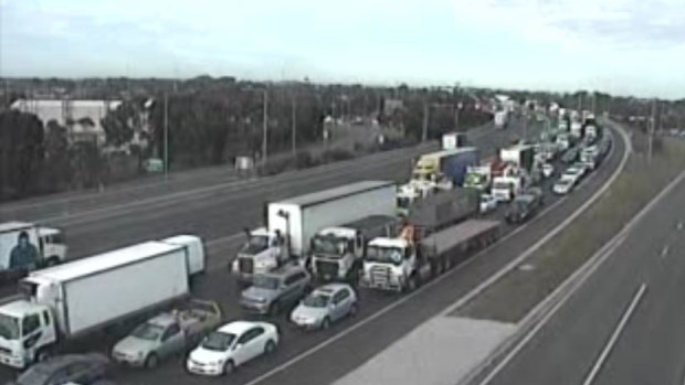 The fatal crash has caused Greensborough-bound delays on the Western Ring Road. 