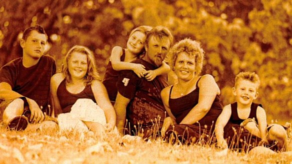 The last family Hopgood photo that was taken before the sudden death of Dale. (J’maine pictured far right).