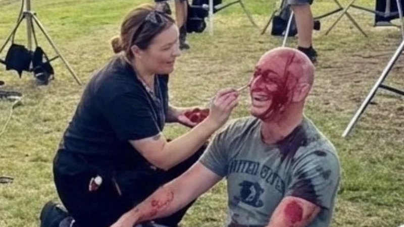 Dezinformace po střelbě v Bondi zaplavují sociální sítě falešnými lokalitami, fotografiemi z AI a tvrzeními Groka o „Edwardu Crabtree“