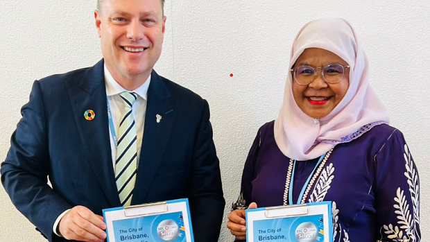 Lord Mayor Adrian Schrinner receives silver recognition from United Nations executive director Maimunah Modh Sharif in Egypt as Brisbane becomes one of six cities in the UN’s Sustainability Development Goal cities program.
