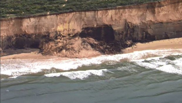 Anglesea cliff collapses ‘with a huge boom like a mine blast’