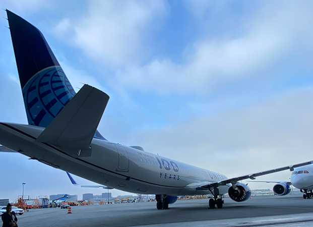 United’s Starlink Wi-Fi on board in action