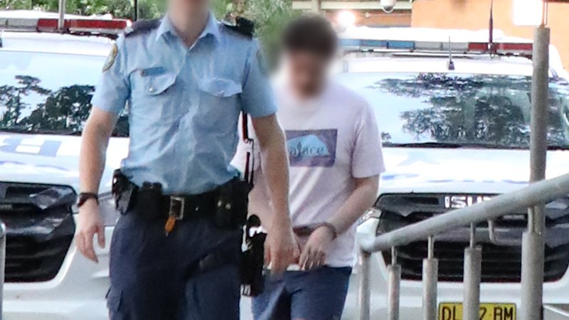 Sydney teacher allegedly groomed girl, 14