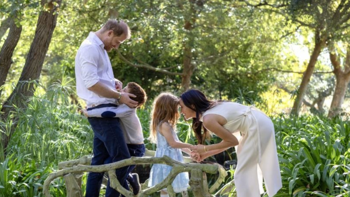 Why Prince Harry and Meghan Markle posting photo of Prince Archie, Princess  Lilibet with King Charles would be mayhem, Royal Briefing exclusive |  Nine.com.au