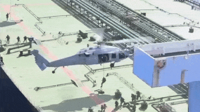 ABD-İran savaşı canlı güncellemeler: Trump, Hürmüz Boğazı'ndaki mayınlayıcıları 'vurup öldürmeleri' için donanmayı görevlendiriyor; ABD güçleri petrol tankerine el koydu; Beyaz Saray'da Lübnan ve İsrail arasında görüşmeler.