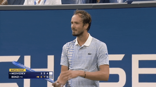 Daniil Medvedev blows kisses as the crowd gets loud in his US Open match.
