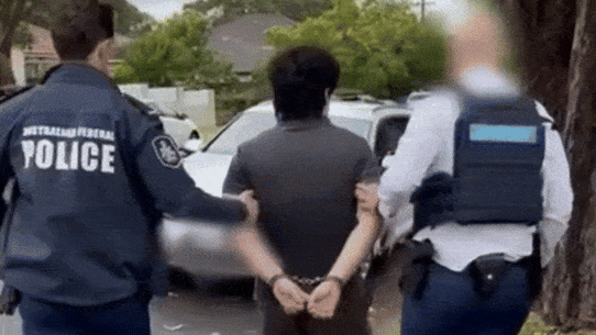 Ly foi preso na sexta-feira e recebeu fiança para comparecer novamente ao tribunal no final de dezembro.