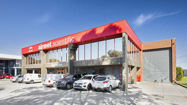 A successful buyer snapped up a 1200 sq m office/warehouse.