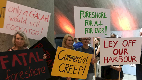 A public meeting was held on Tuesday night at the Sydney Masonic Centre to discuss the future of the Sydney Harbour Federation Trust.