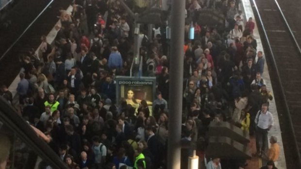 Commuters are being warned to brace for major delays across Melbourne train's network during peak hour due to multiple track faults at Flinders Street Station.
