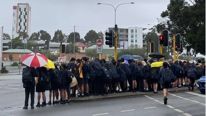 This Perth school crossing will cost $800,000. Parents aren’t impressed