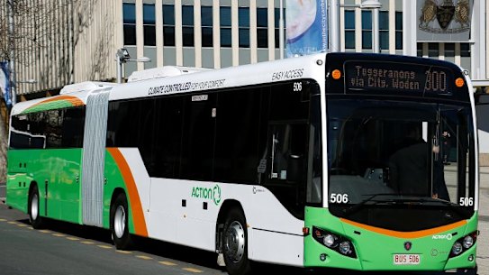 No deal yet with bus drivers but weekend services to ramp up in Canberra