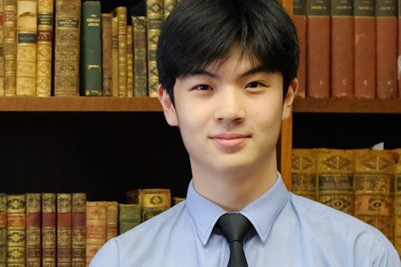 William Chung, da Sydney Grammar, superou os continuadores e extensões do grego clássico.
