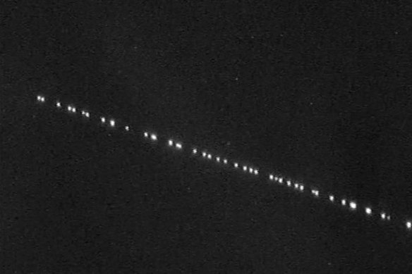 Starlink satellites seen from Earth. 