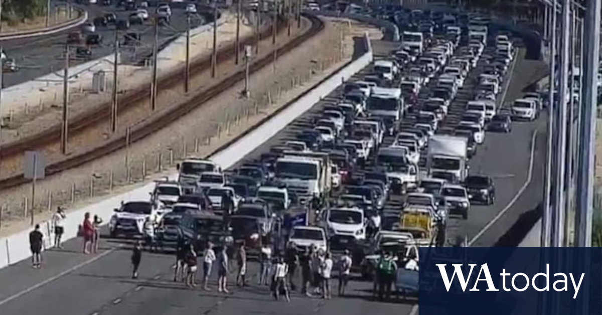 WA Police lay charges over freeway-blocking anti-vax protest - Vimarsana News